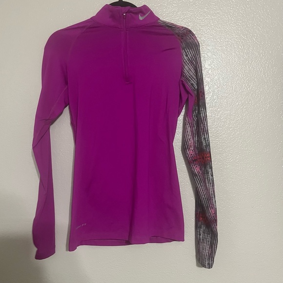 Nike Pro Combat Dri-Fit Pink Long Sleeve Fitted Top Size Medium - Picture 2 of 4